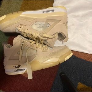 Off white jordan 4’s